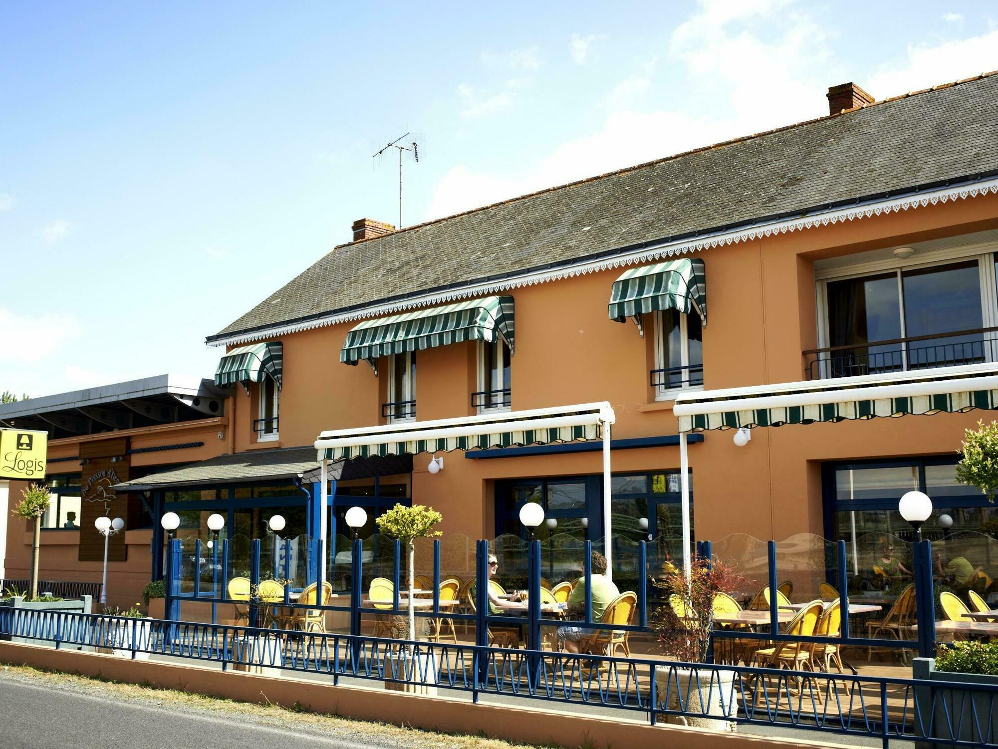 Logis Au Poisson D'Argent Hotel Le Mesnil-en-Vallee Exterior photo